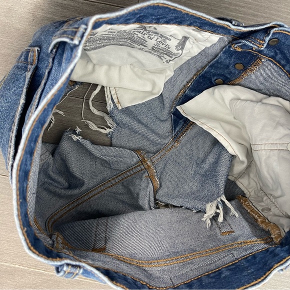 Levi’s Iconic 501 Denim Jean Short Button Fly Medium Wash Size 27 - Picture 10 of 15